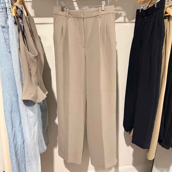 Aritzia Pants - Aritzia Effortless Pants Turner Taupe Size 8
